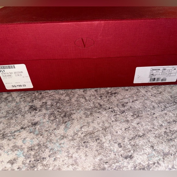 RARE Valentino Garavani Buckle-Embellished Leather Knee Boot - Picture 16 of 16